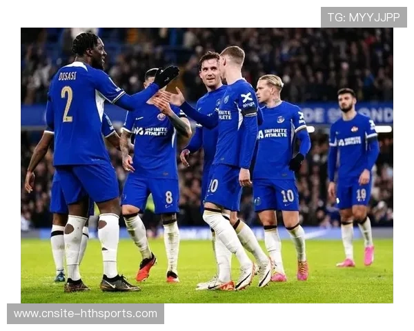 富勒姆前场配合顺畅，佩雷拉远射极具质量